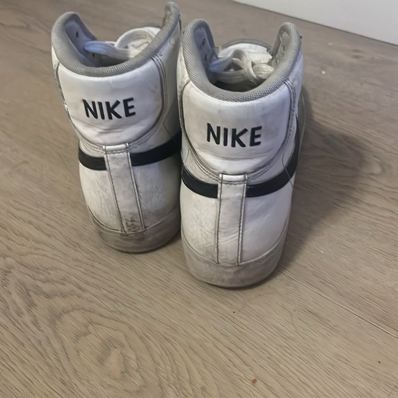 Blazers - Picture 3 of 4